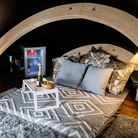 Room8 Luxury Glamping 豪华帐篷 Huldenberg